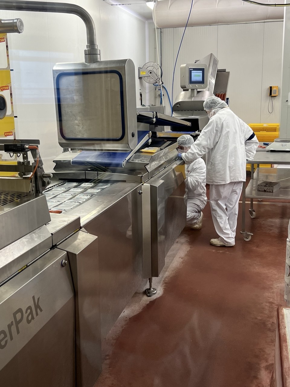 Фото автоматизованого процесу пакування готової продукції